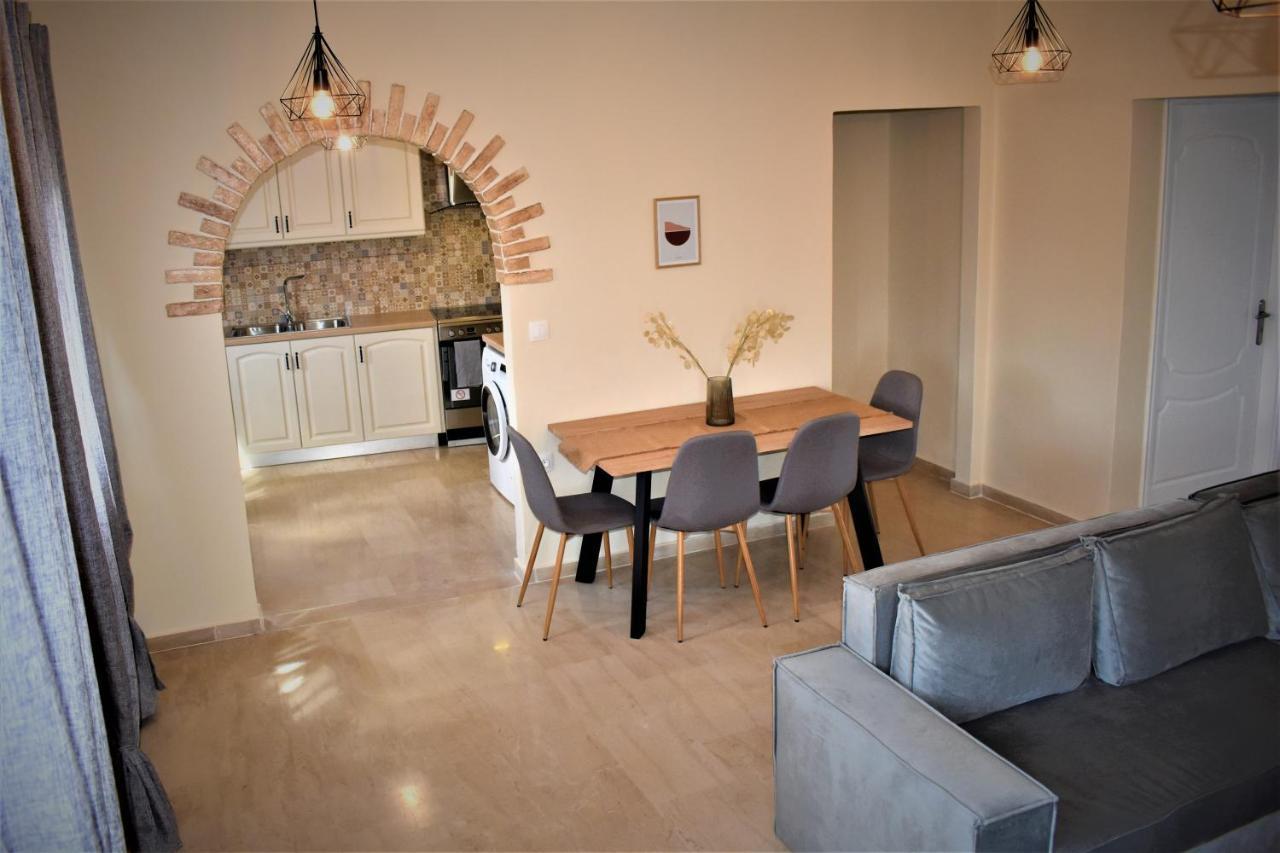 Christina'S Apartment คอนโตกาลิ ภายนอก รูปภาพ